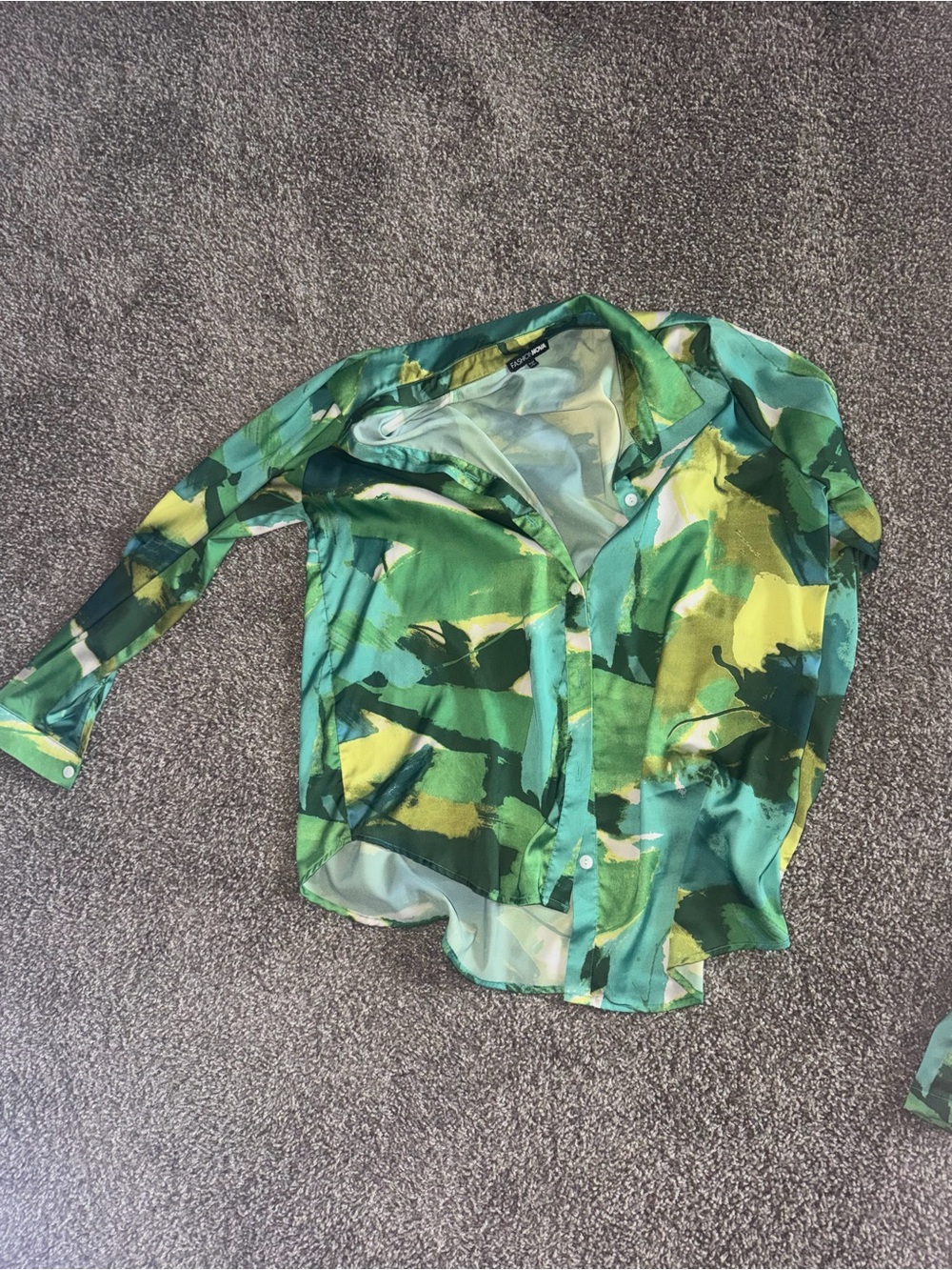 Fashion Nova Green & Yellow Abstract Button-Up Blouse